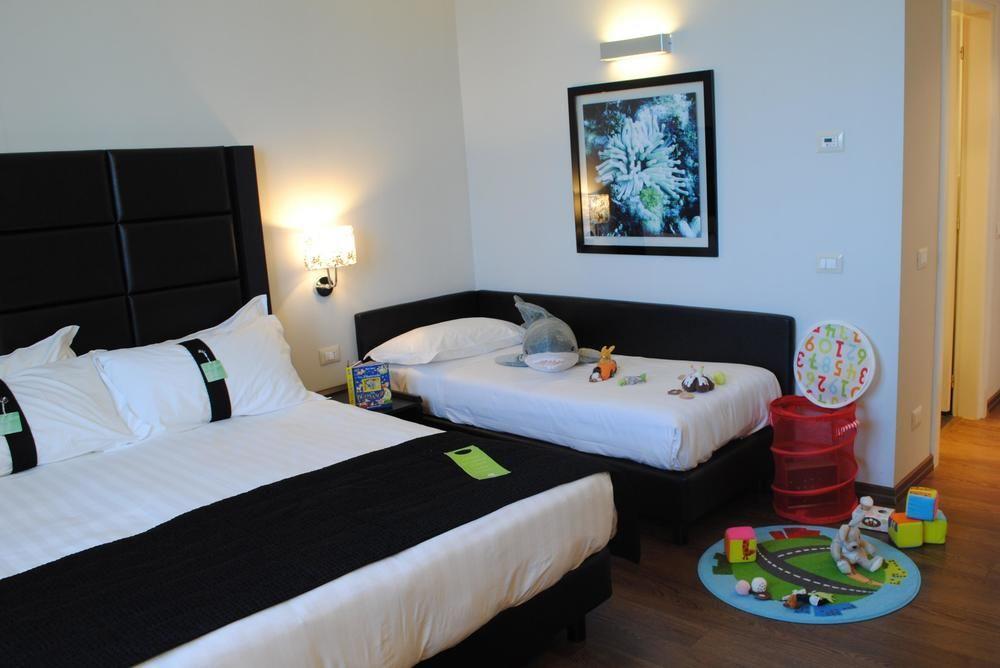 Holiday Inn Genoa City By Ihg Luaran gambar