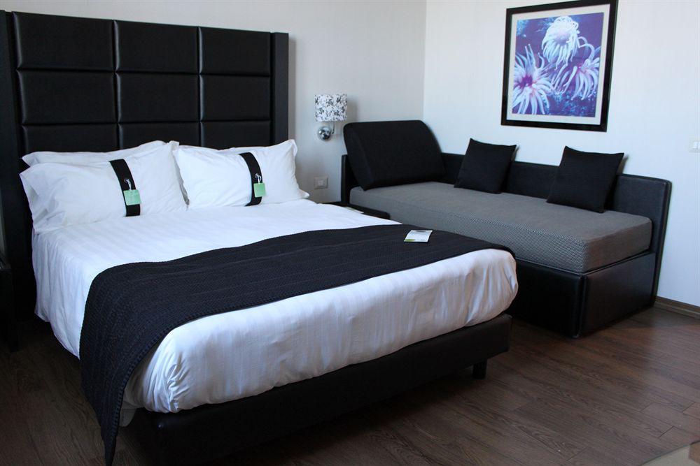 Holiday Inn Genoa City By Ihg Luaran gambar