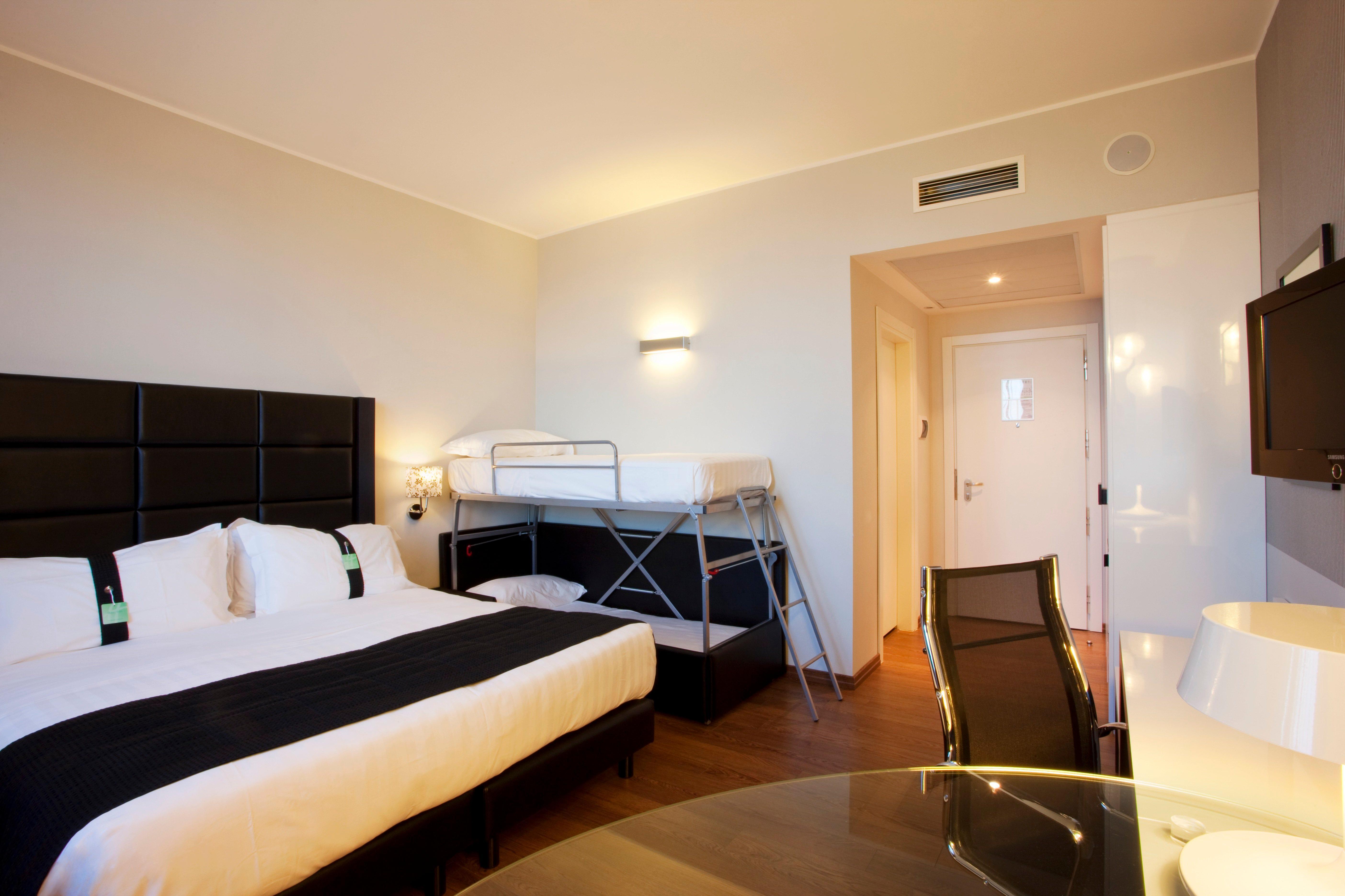 Holiday Inn Genoa City By Ihg Luaran gambar