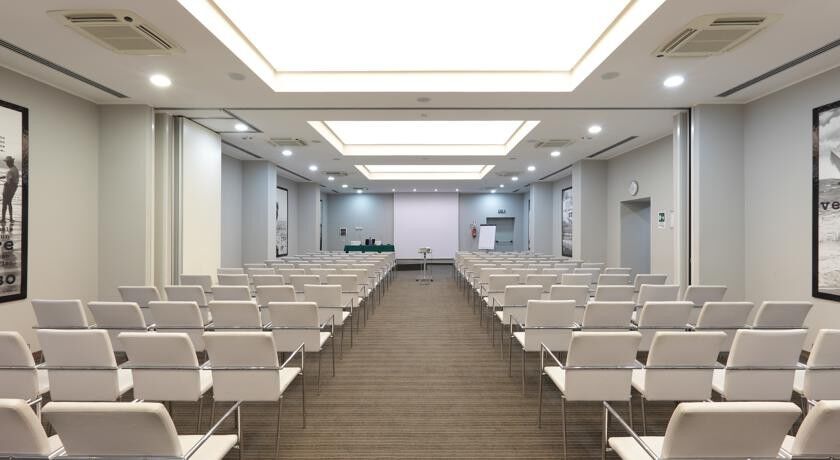 Holiday Inn Genoa City By Ihg Luaran gambar